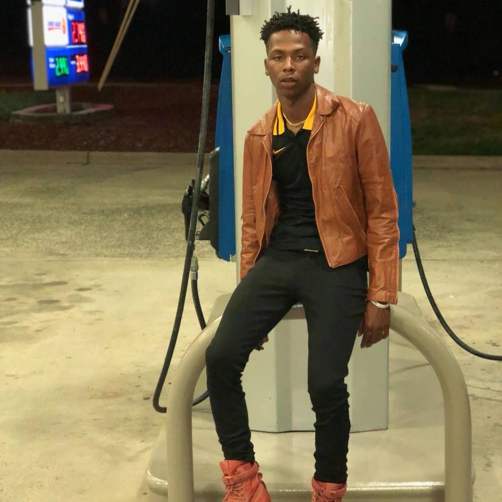 Meet your Posher, Dee